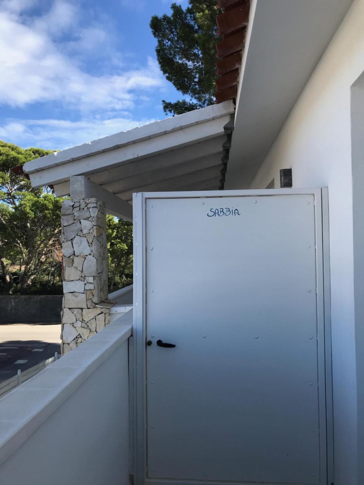 Case Vacanze "Bianco Mare" Porto Pino Szoba fotó