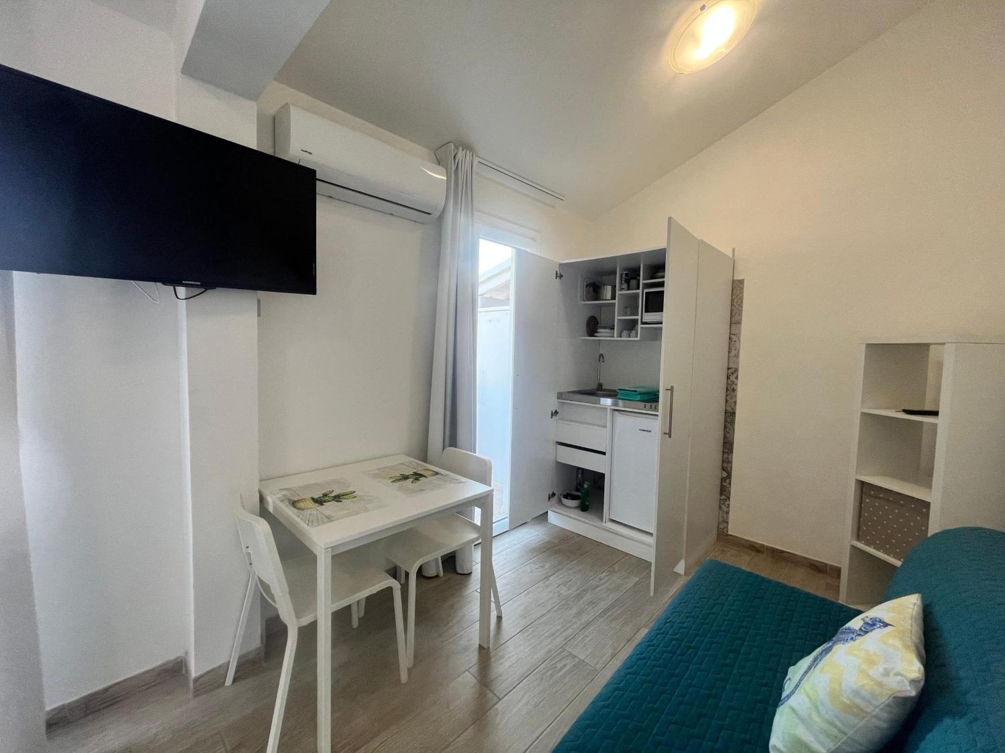 Case Vacanze "Bianco Mare" Porto Pino Kültér fotó